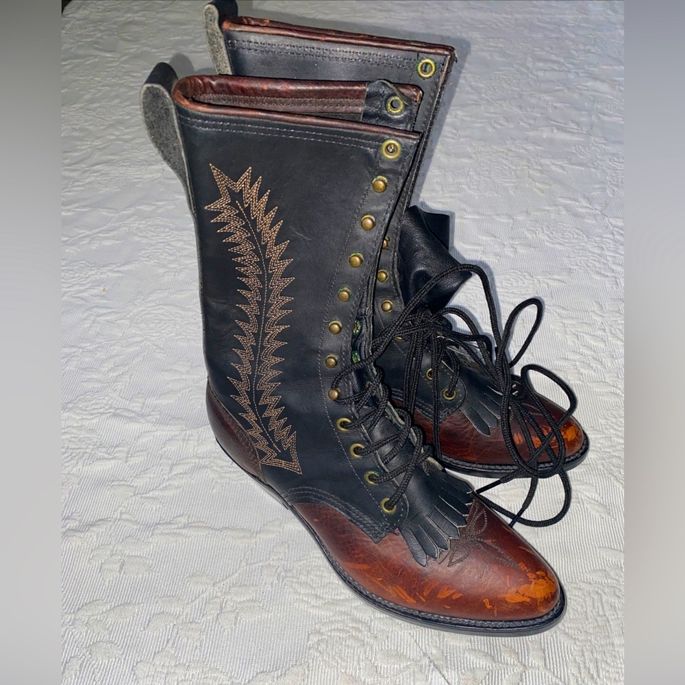 Women's Victorian Lace Up Roper Kiltie Boot Size 7.5 New